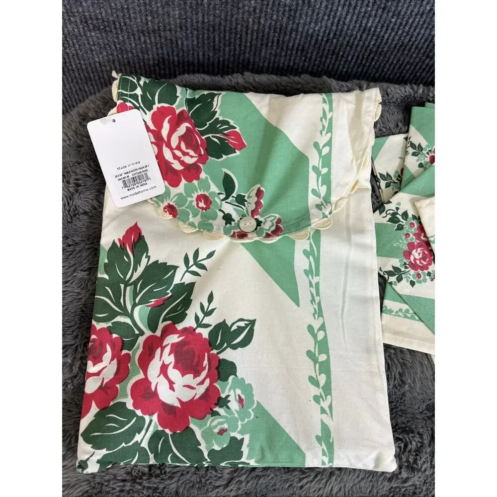 Moda Home Cottage Rose Fabric Tablecloth And 6 Napkins 52X52